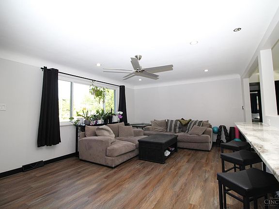 4th image of 9052 Saxton Dr