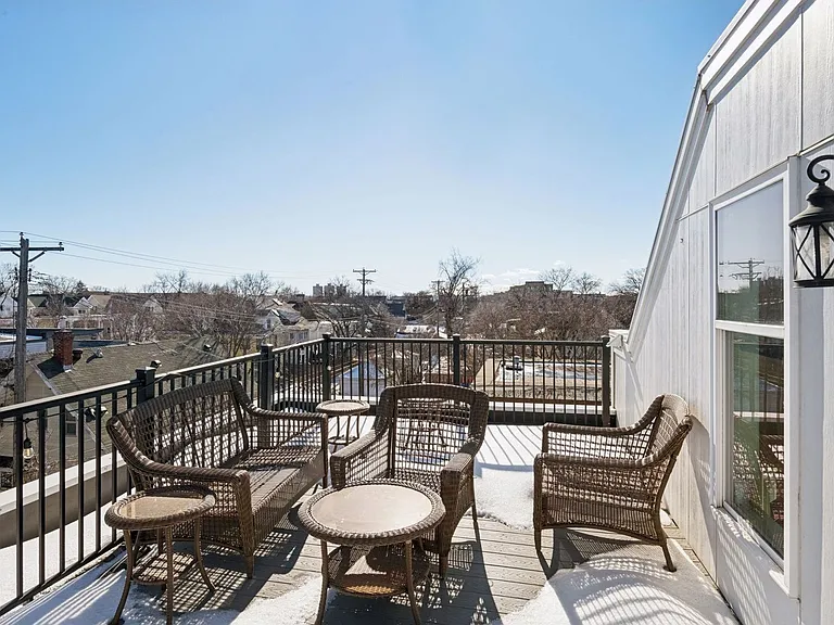 2449 Lyndale Ave S — Photo 15
