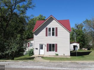 51 S 7th St, Hamilton, IL 62341