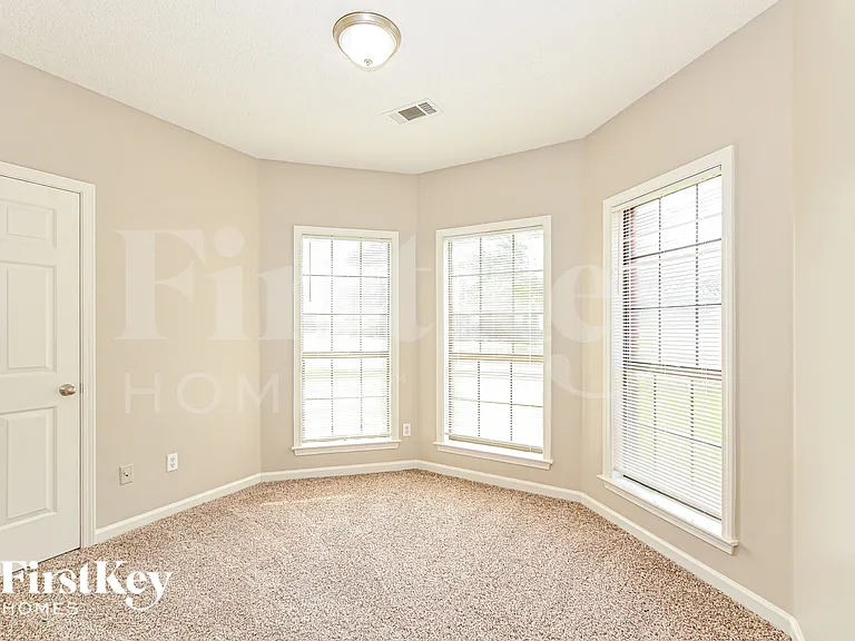 4538 Kings Grant Dr — Photo 14