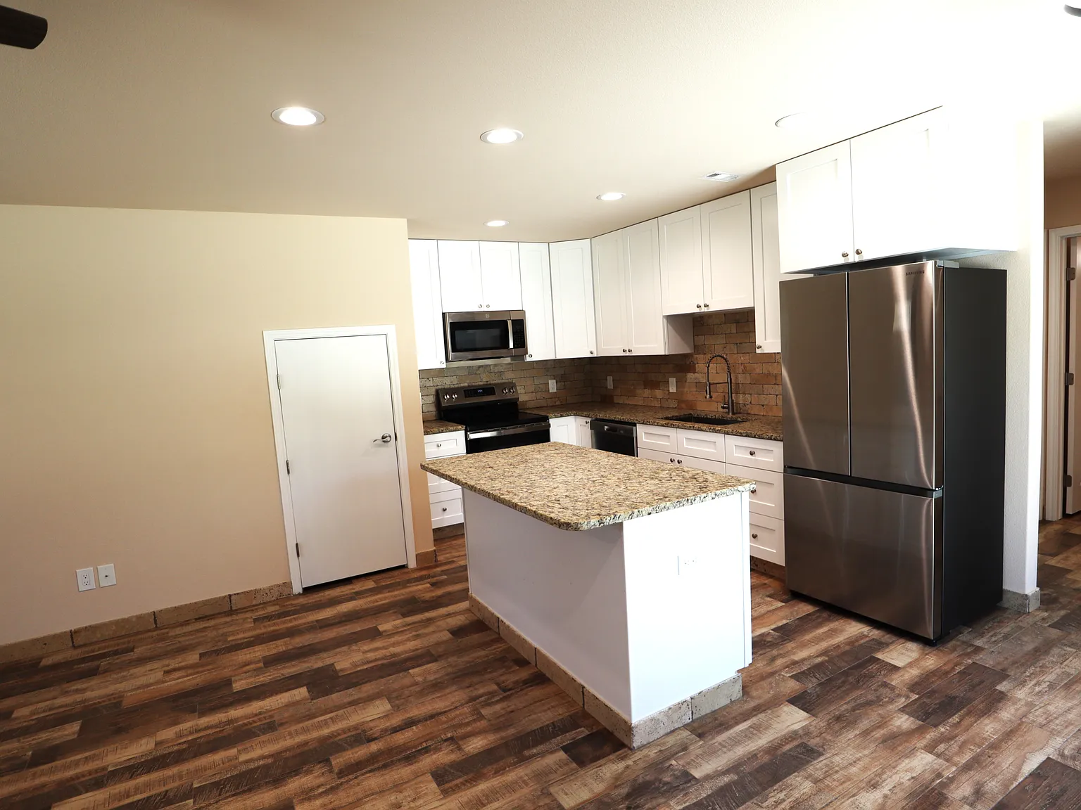 1008 Makayla Dr — Photo 4