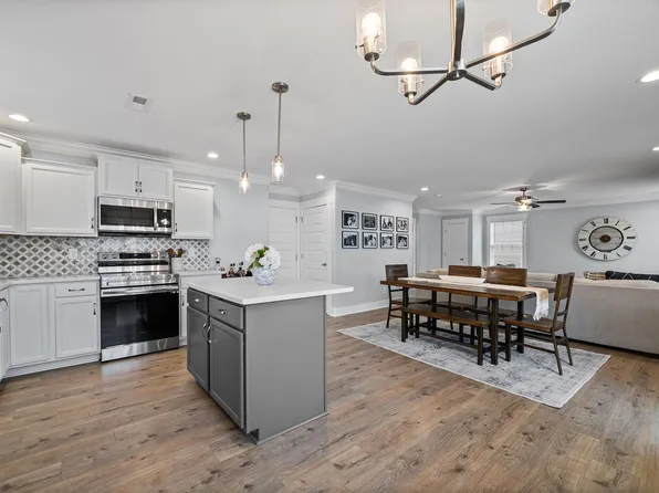 893 Limestone Way, Clarksville, TN 37043