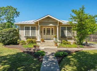 212 2nd St, Boerne, TX 78006