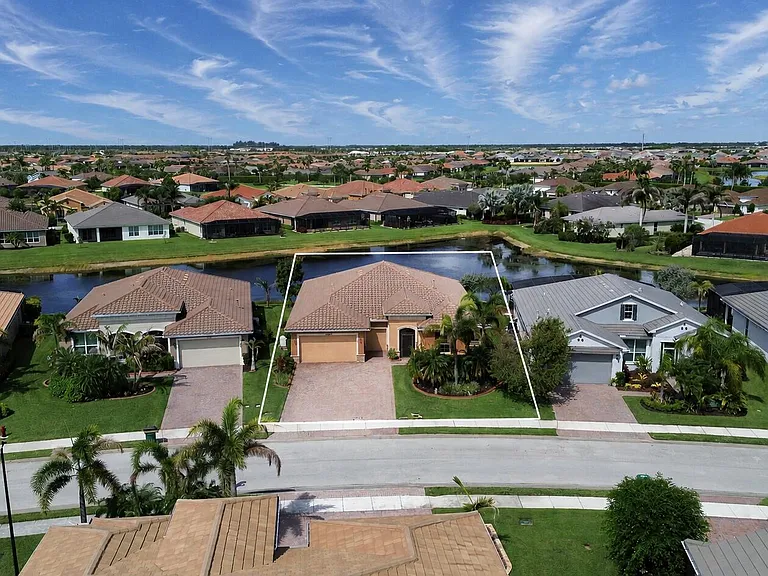 11126 SW Vitalia Ct — Photo 3