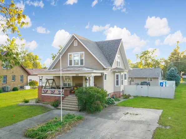 328 Locust St, Minonk, IL 61760