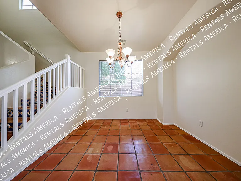 528 W Mountain Sage Dr — Photo 7