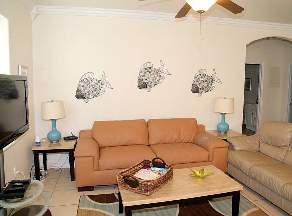 2nd image of 101 E Tarpon St