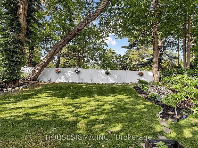 69 Holyrood Ave — Photo 48