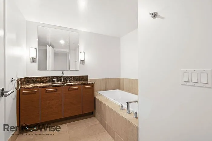 301 Mission St #15E — Photo 23