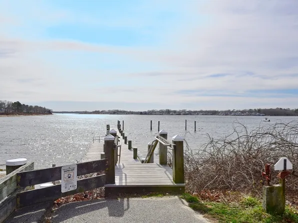 50 Oak St, Wareham, MA 02571