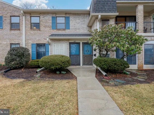 309 Valleybrook Dr, Lancaster, PA 17601