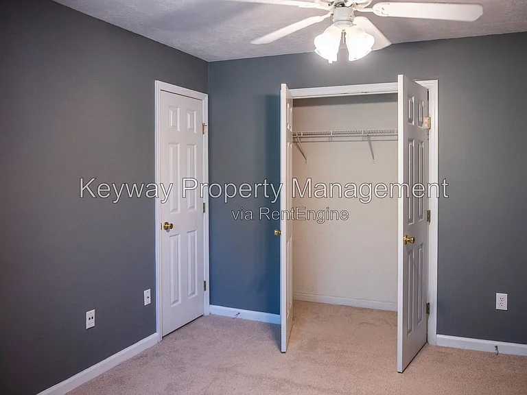 242 Stonington Dr — Photo 20