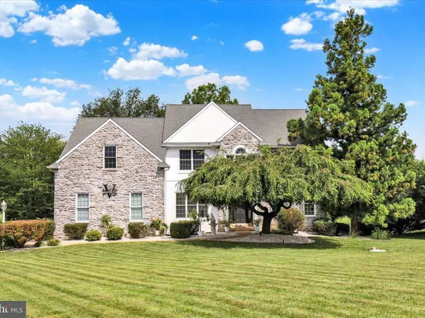 403 Carter Moir Dr, Lancaster, PA 17601