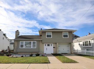 14 E Colmar Cir, Margate, NJ 08402