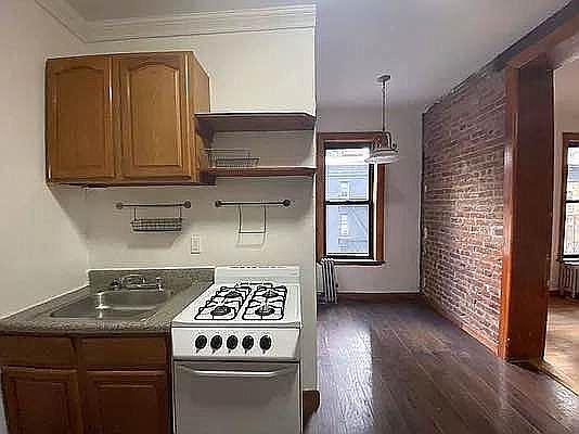 2nd image of 402 E 69th St APT 3