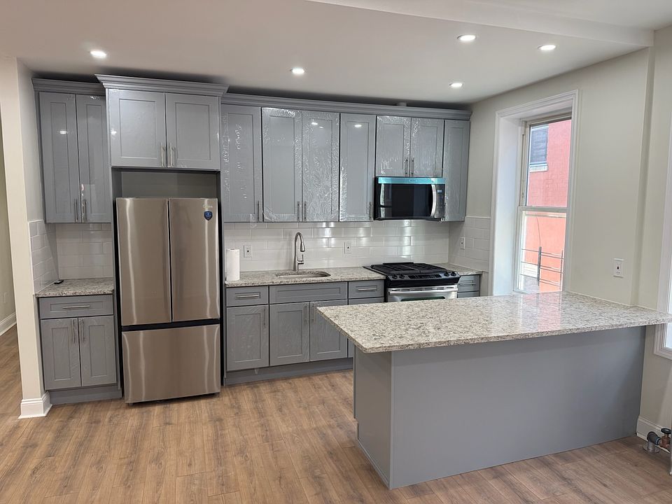 1st image of 1854 Loring Pl S #2
