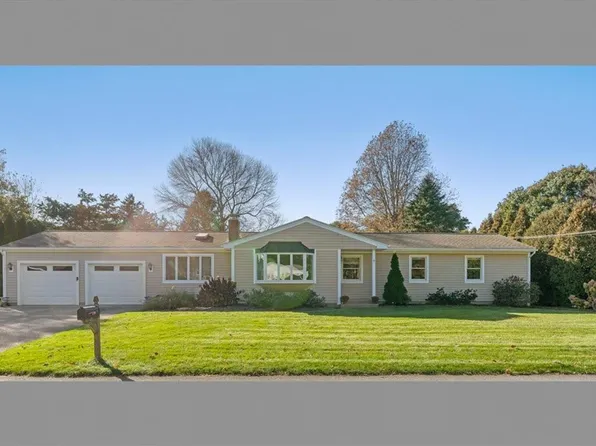 31 Lawnwood Rd, North Kingstown, RI 02852