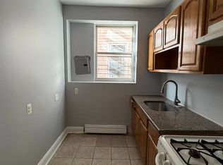 138 Clinton Ave #2A, Newark, NJ 07114