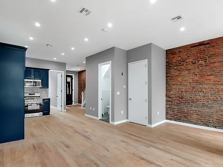 707 Lafayette Ave #2 — Photo 6