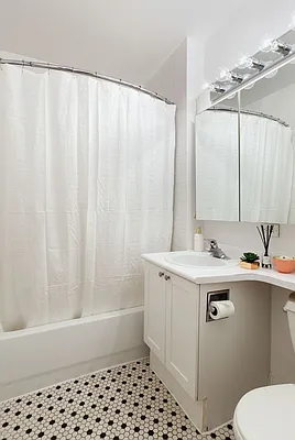 Rented by Douglas Elliman | media 16