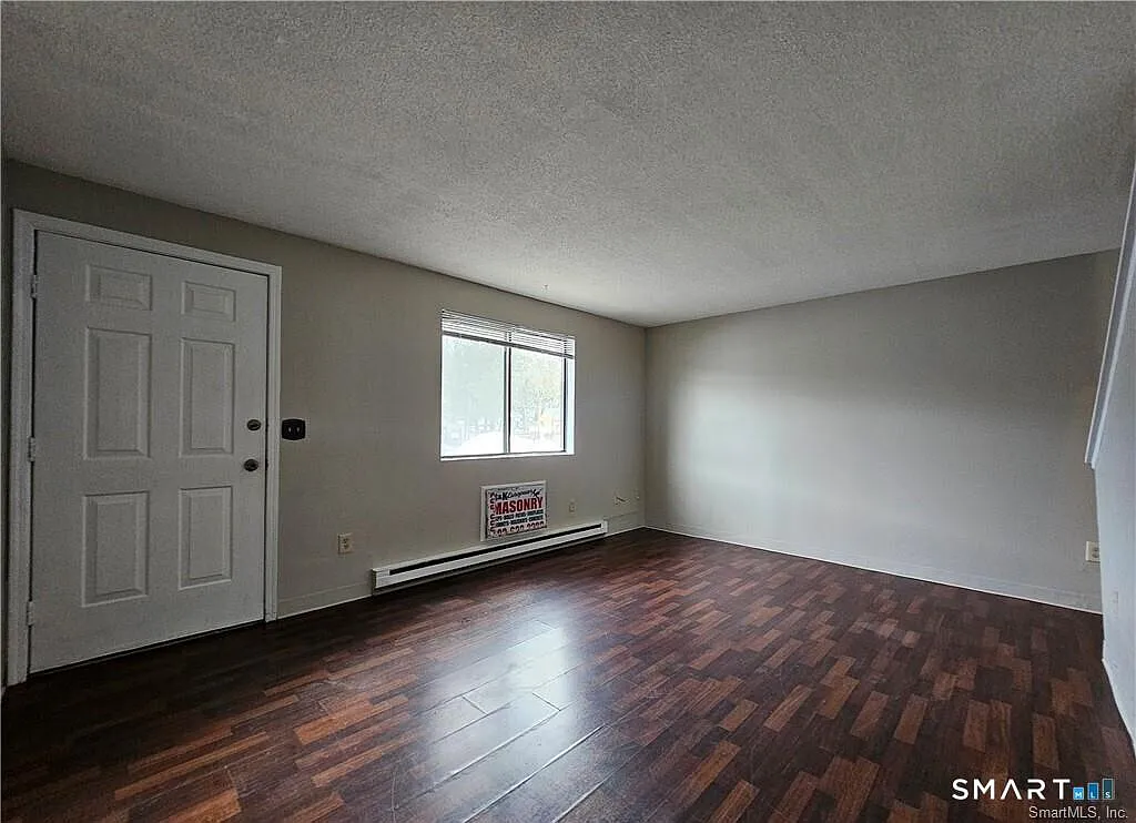 2 bed, 1.5 bath, 928 sqft, $1,475 — Photo 4