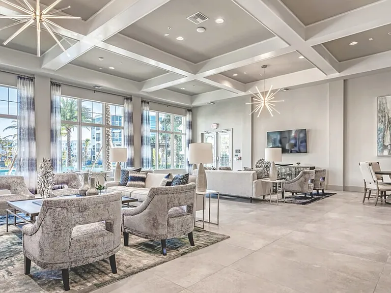 Venice Isles Luxury Apartments — Photo 9