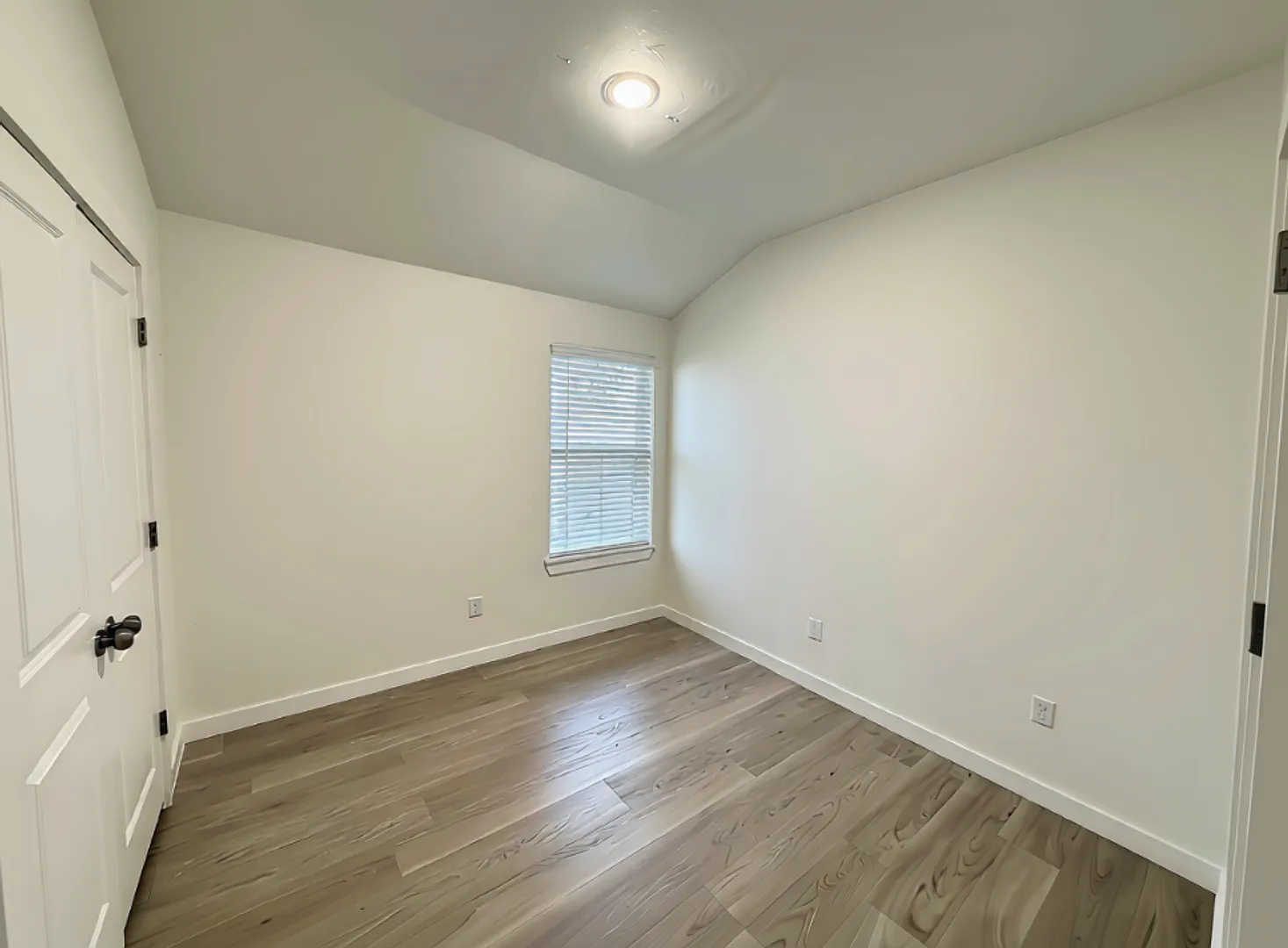 324 NW 122nd St — Photo 4