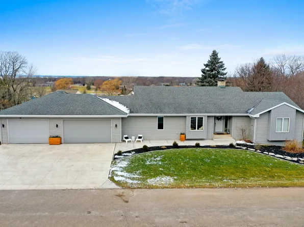W4912 Palisades Trl, Sherwood, WI 54169