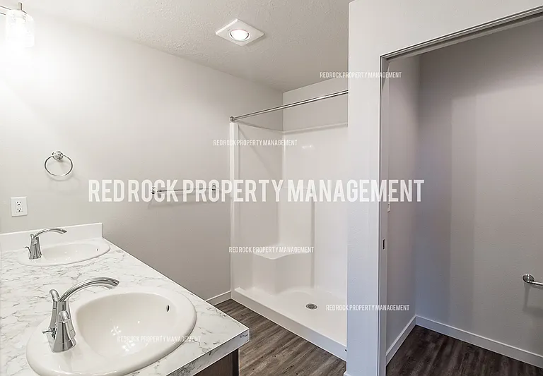 201 S Woodlawn Ln — Photo 17