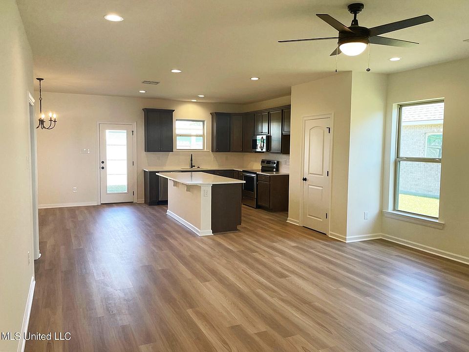 18040 Evergreen Dr, Gulfport, MS 39503 | Zillow