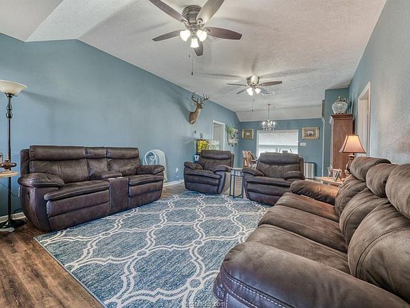 5th image of 950 Town And Country Ln