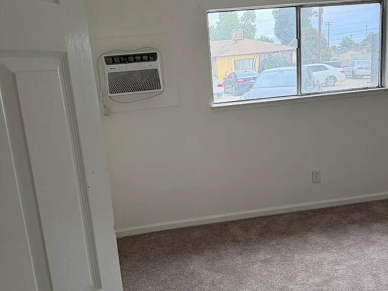 1322 Mono Dr #B — Photo 6