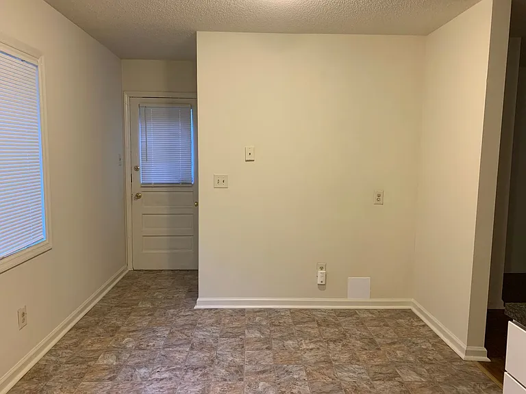 562 Granite St — Photo 7