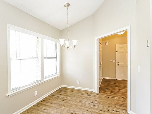 5th image of 101 White Oak Ct