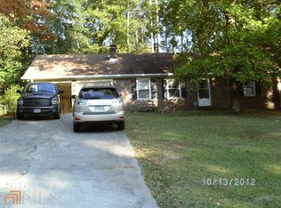 240 Victoria Dr, Ellenwood, GA 30294
