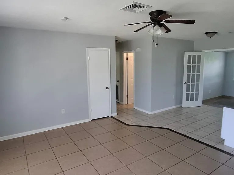 2216 Anne Ave — Photo 9