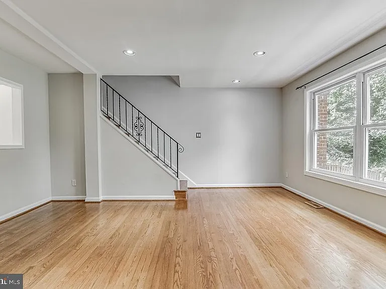 260 Burgess Ave — Photo 11