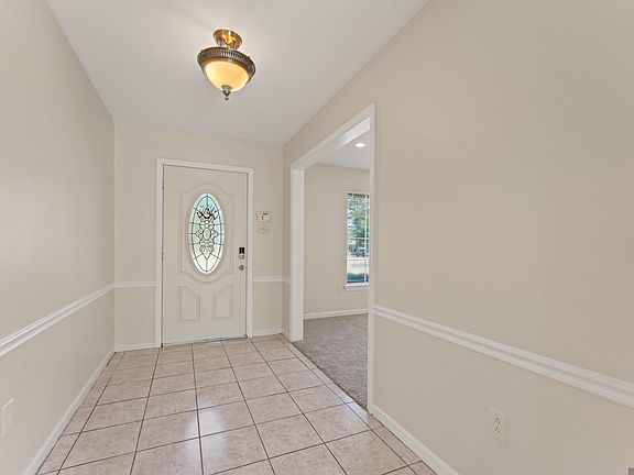 3rd image of 12384 Goodwood Blvd