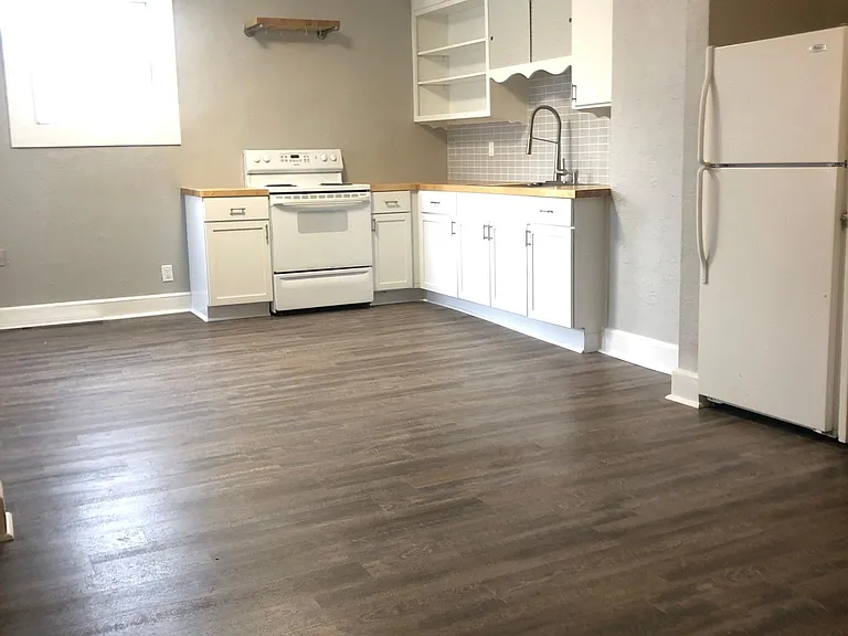 3102 1/2 Ingersoll Ave #3 — Photo 3