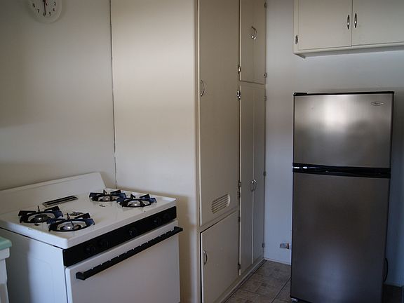 5th image of 2100 Delaware Ave APT A