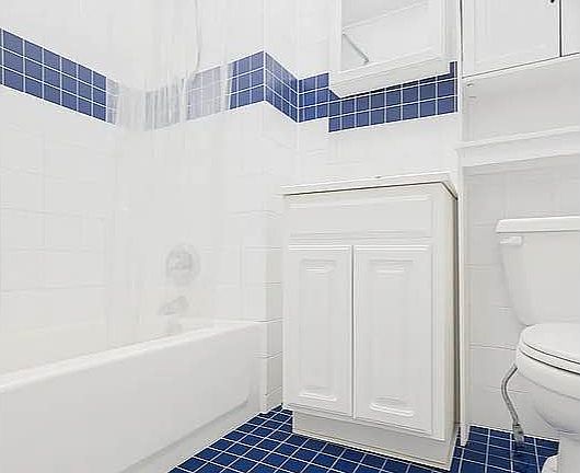 4th image of 369 Menahan St APT 03L