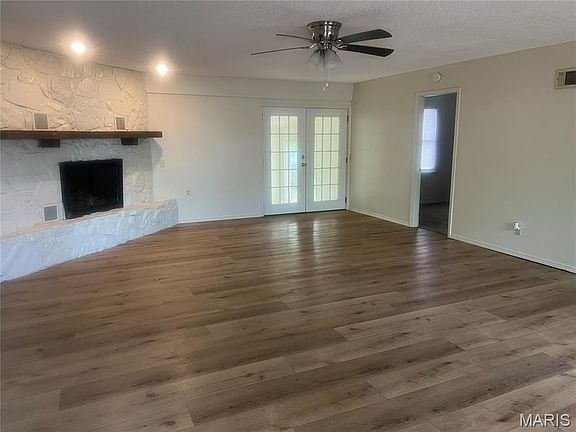 4th image of 13 Lake Dr
