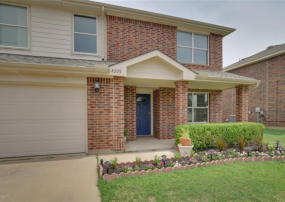 1st image of 8205 Leaning Oak Ct