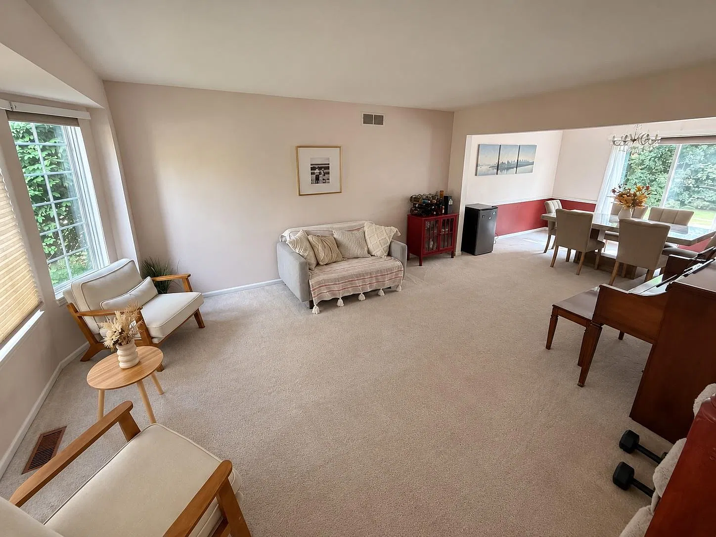 4 bed, 2.5 bath, 2167 sqft, $3,100 — Photo 2