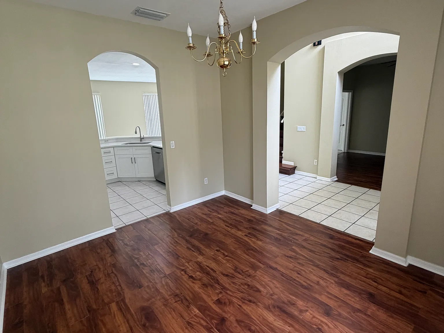 4 bed, 2732 sqft, $2,850 — Photo 4