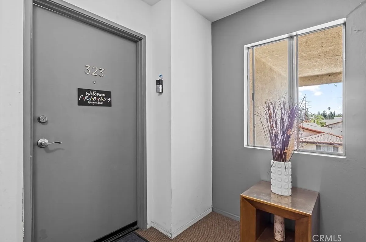 2 bed, 880 sqft, $2,650 — Photo 2