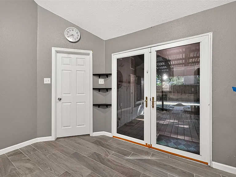 10031 Prospect Hill Dr — Photo 12