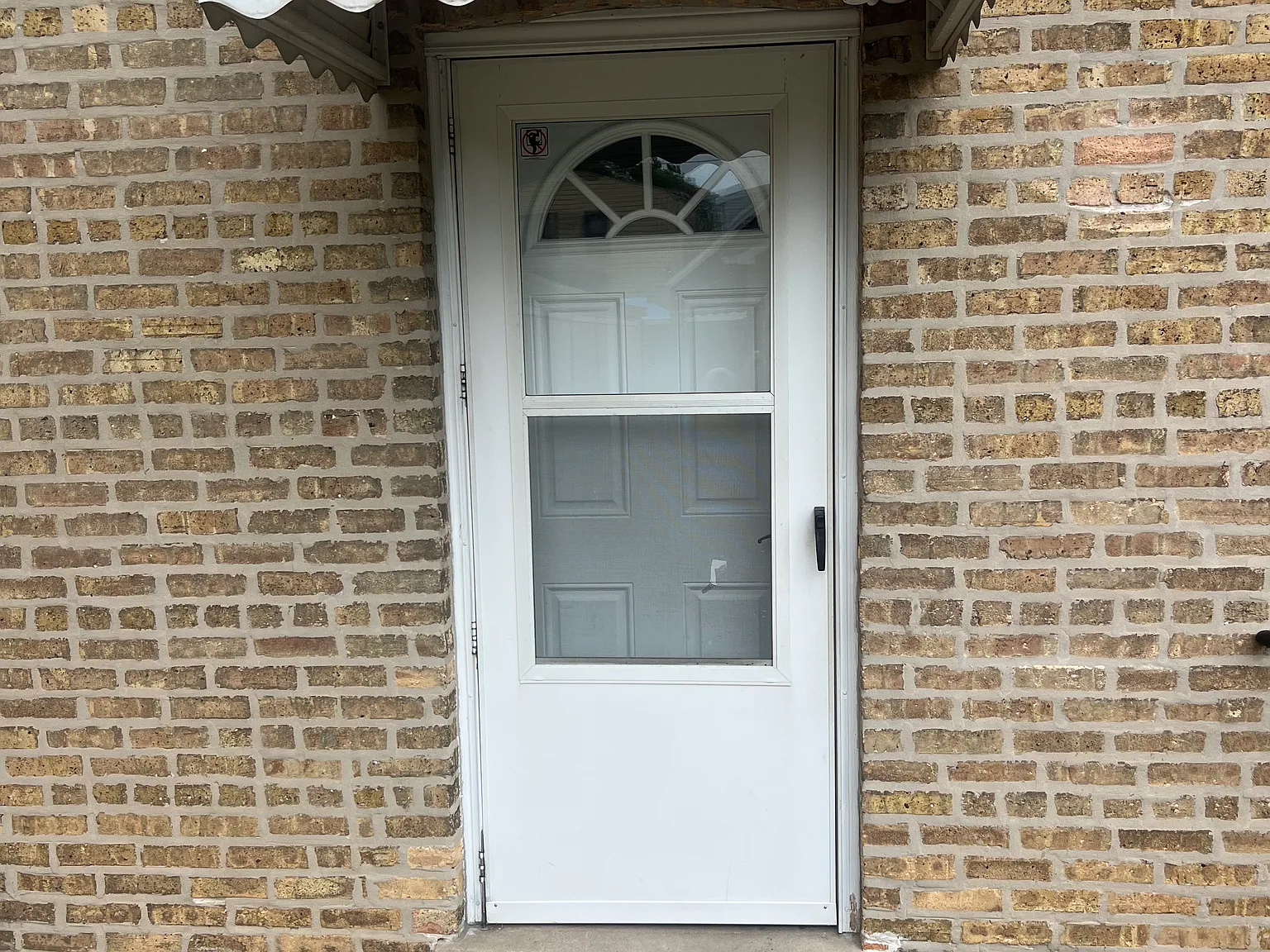 3422 N Rutherford Ave — Photo 2