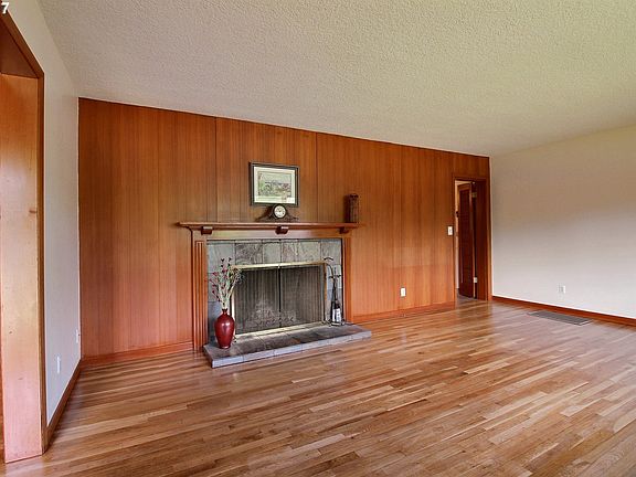 5th image of 8511 SE Sherley Ave