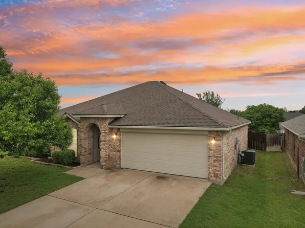 955 La Sierra Dr, Crowley, TX 76036